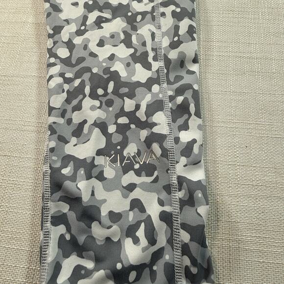 Kiava High Waist Camo Leggings M Gray Workout Capri 7/8 Length Pockets Stretch - Picture 6 of 6